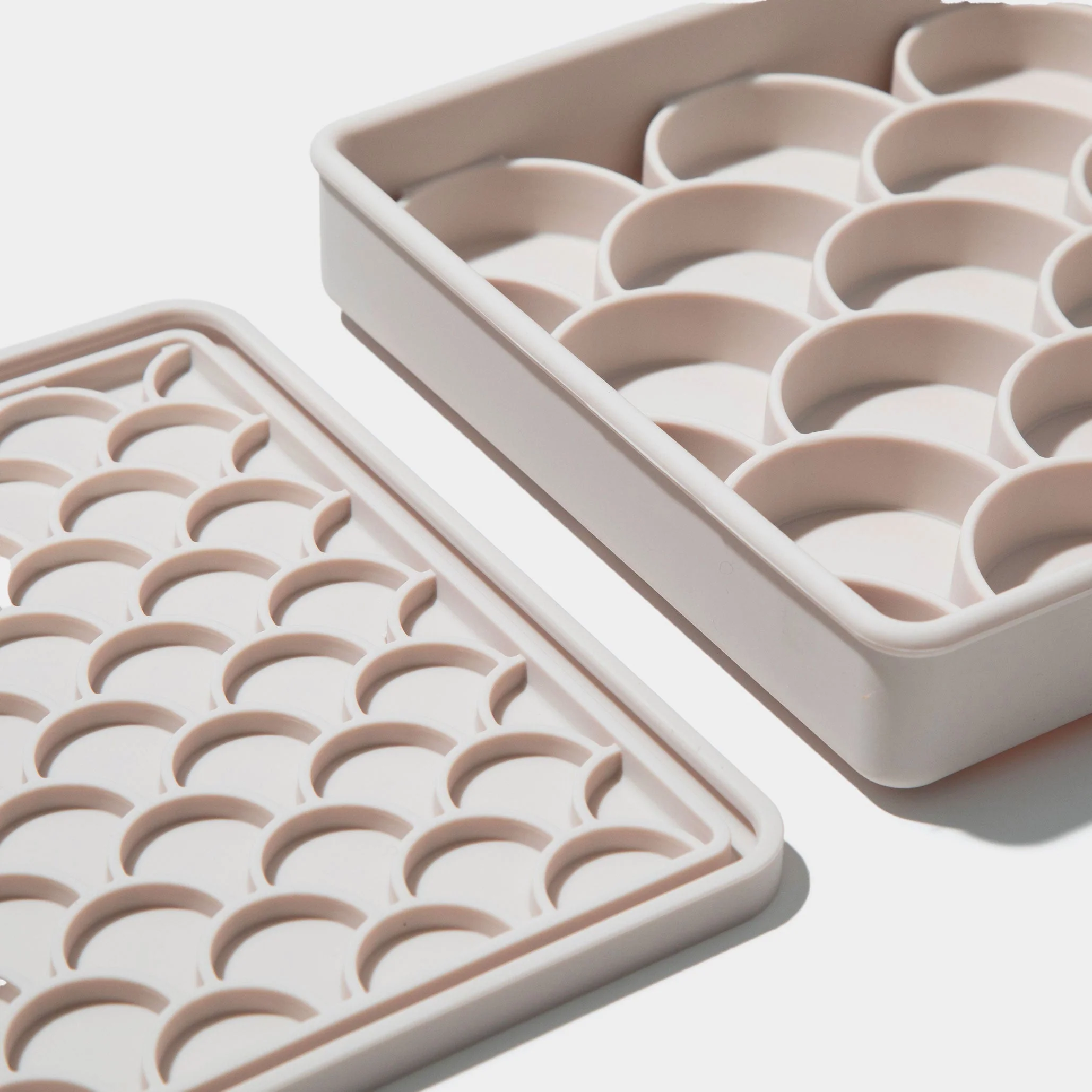3-in-1 fish scale slow feeder bowl - sand - Image 2