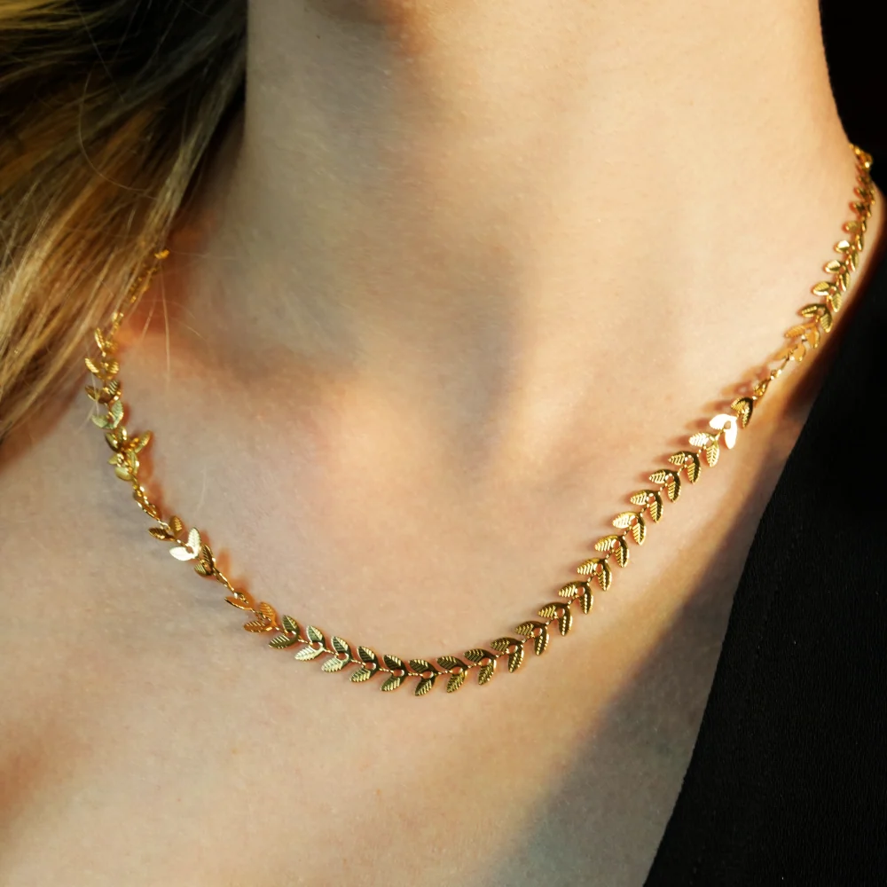 ALALA Gold: Botanical Beauty Embossed Leaf Necklace - Image 2