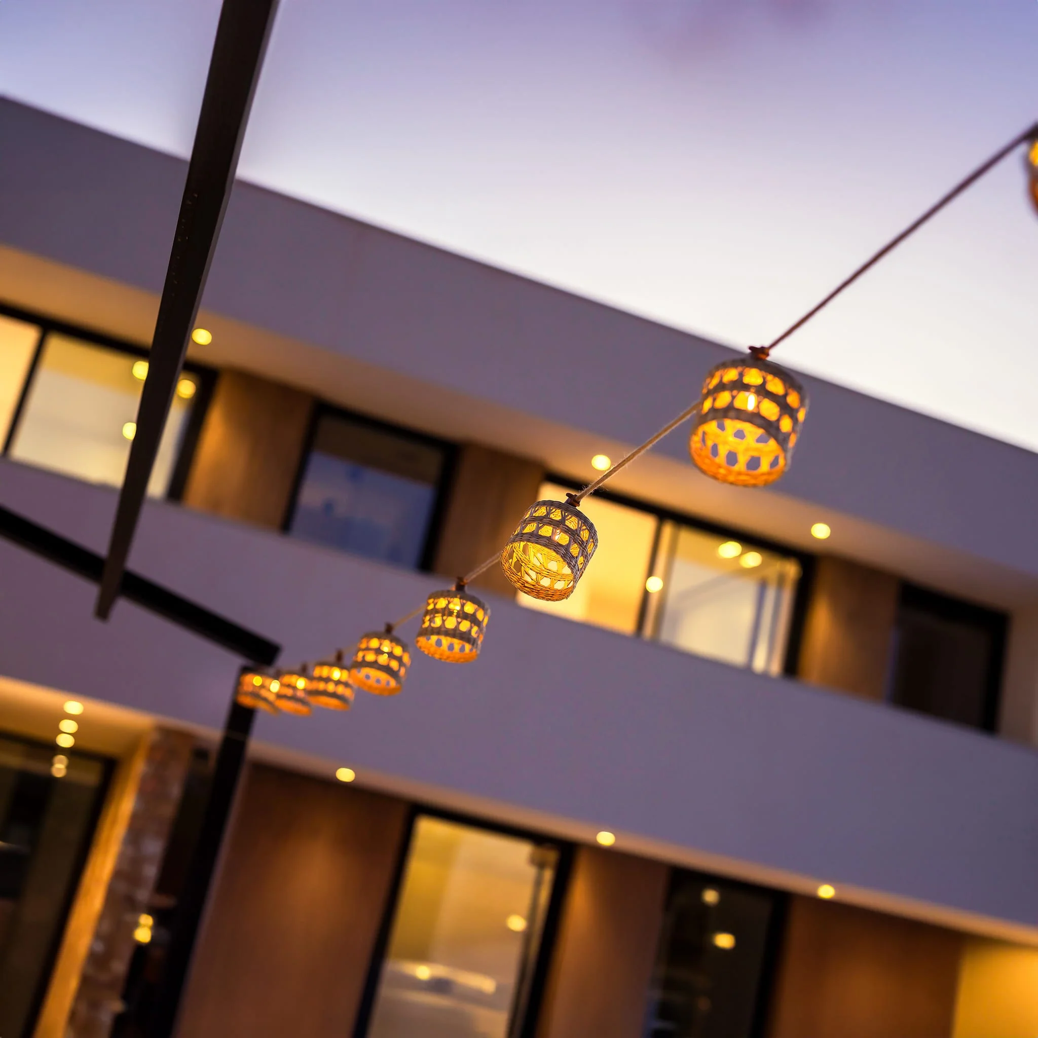Alba<br> Solar-charged Garland - Image 6