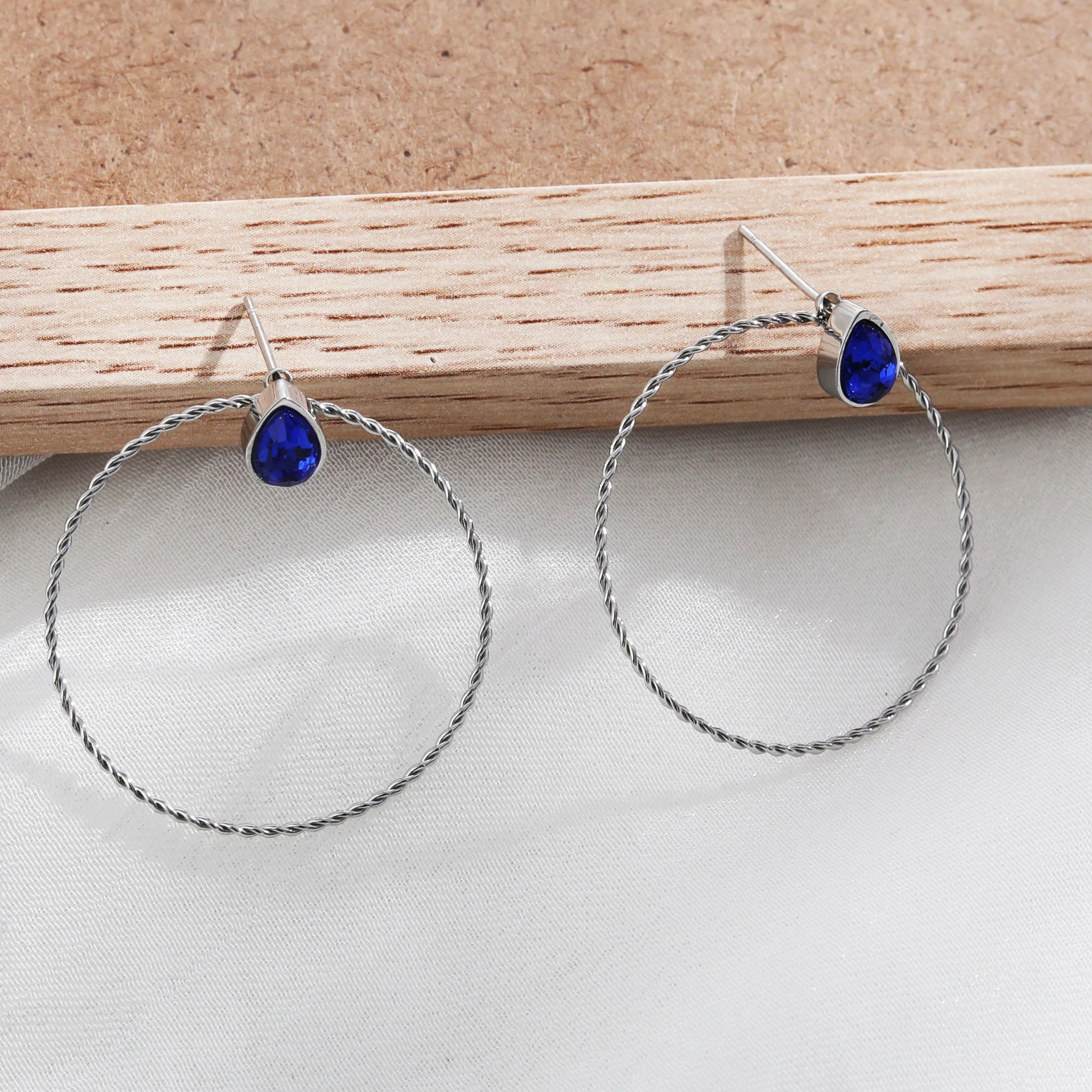 ALLORA Hoop Earrings - Image 7