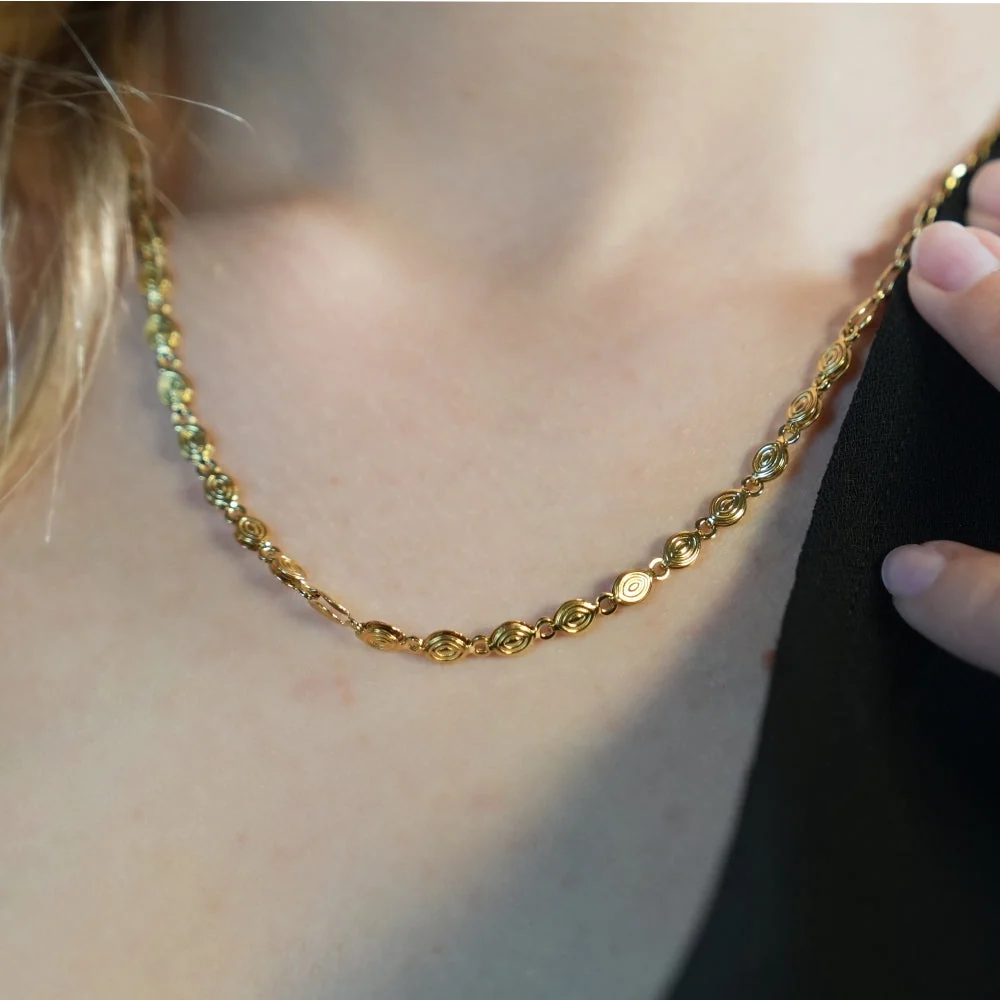 ANTHEA: Patterned Oval Beaded Chain Necklace - Image 4