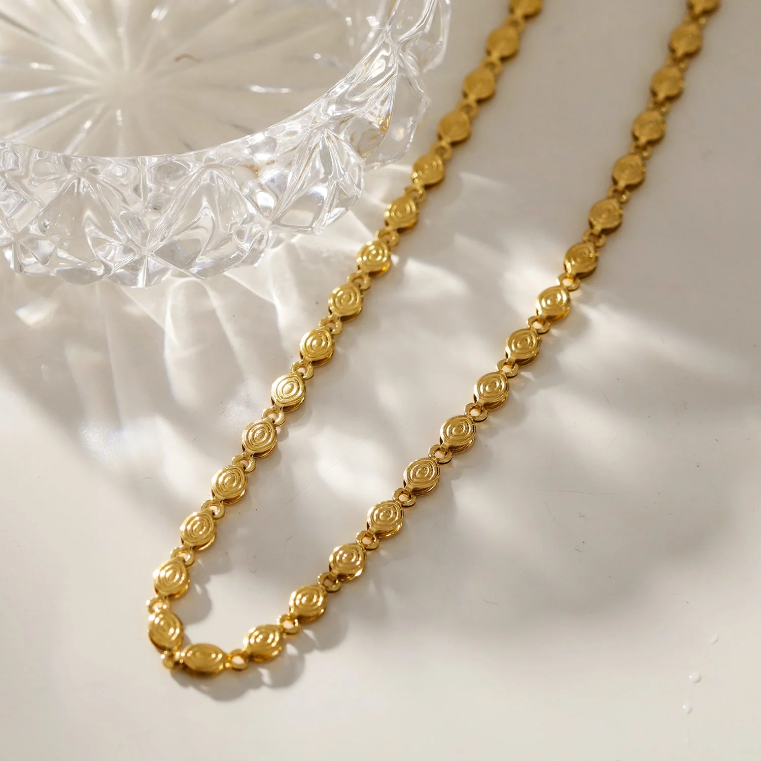 ANTHEA: Patterned Oval Beaded Chain Necklace - Image 5
