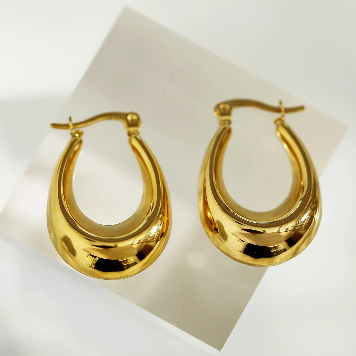 ARINA Chunky Shaped Hoops Gold - Image 2