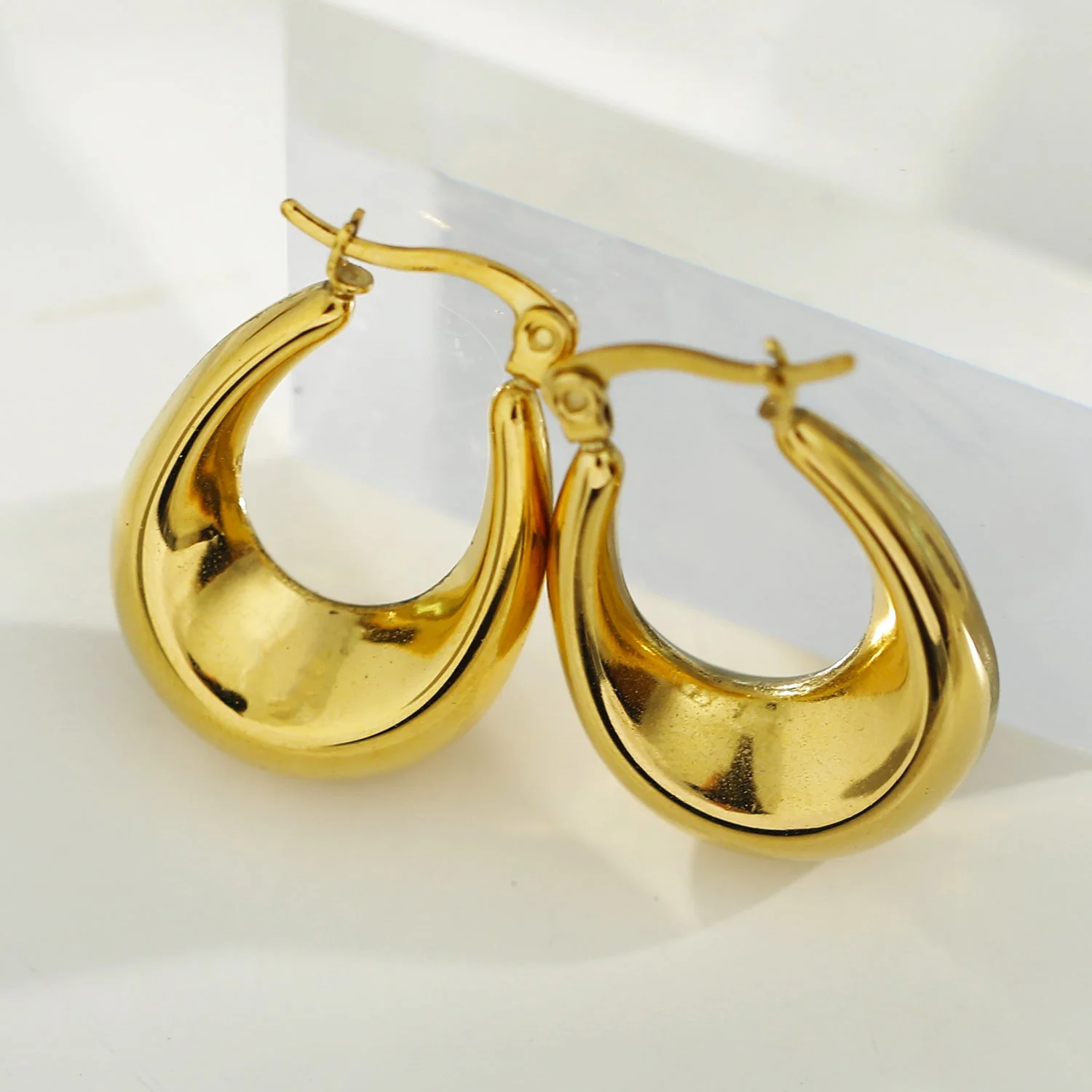ARINA Chunky Shaped Hoops Gold - Image 5