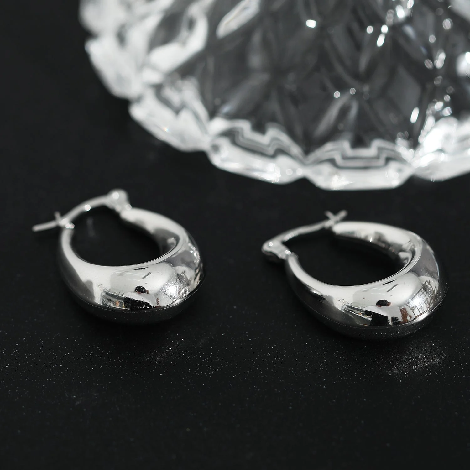 ARINA Chunky Shaped Hoops Silver - Image 7