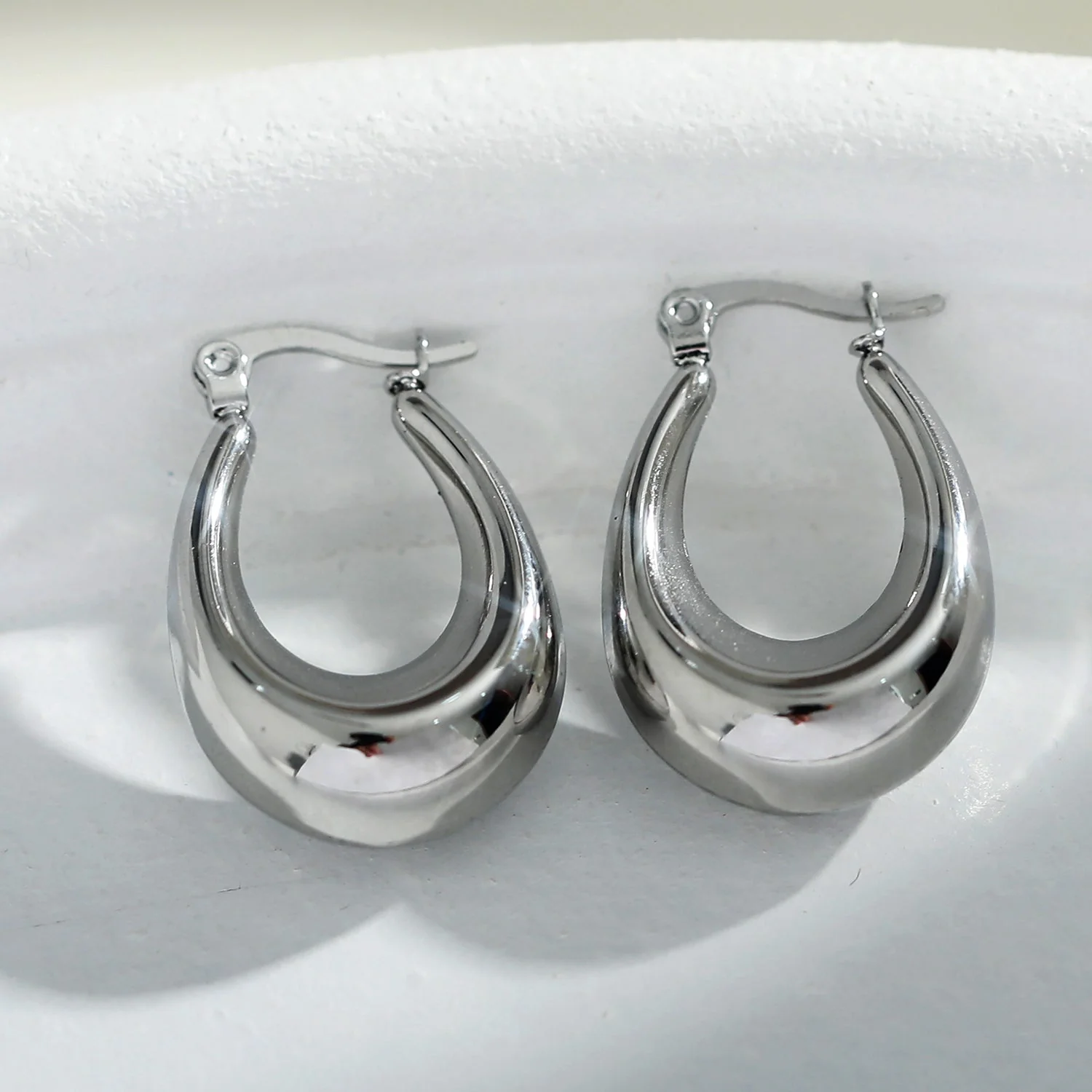 ARINA Chunky Shaped Hoops Silver - Image 9