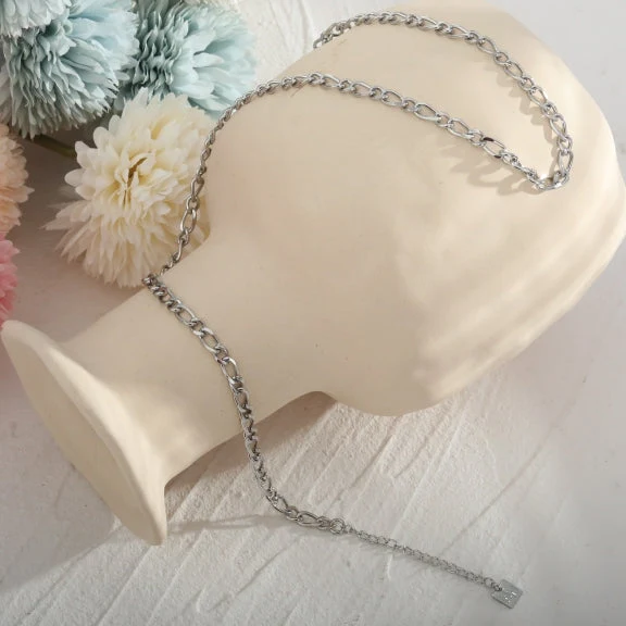 ARWEN Chain Necklace - Image 4