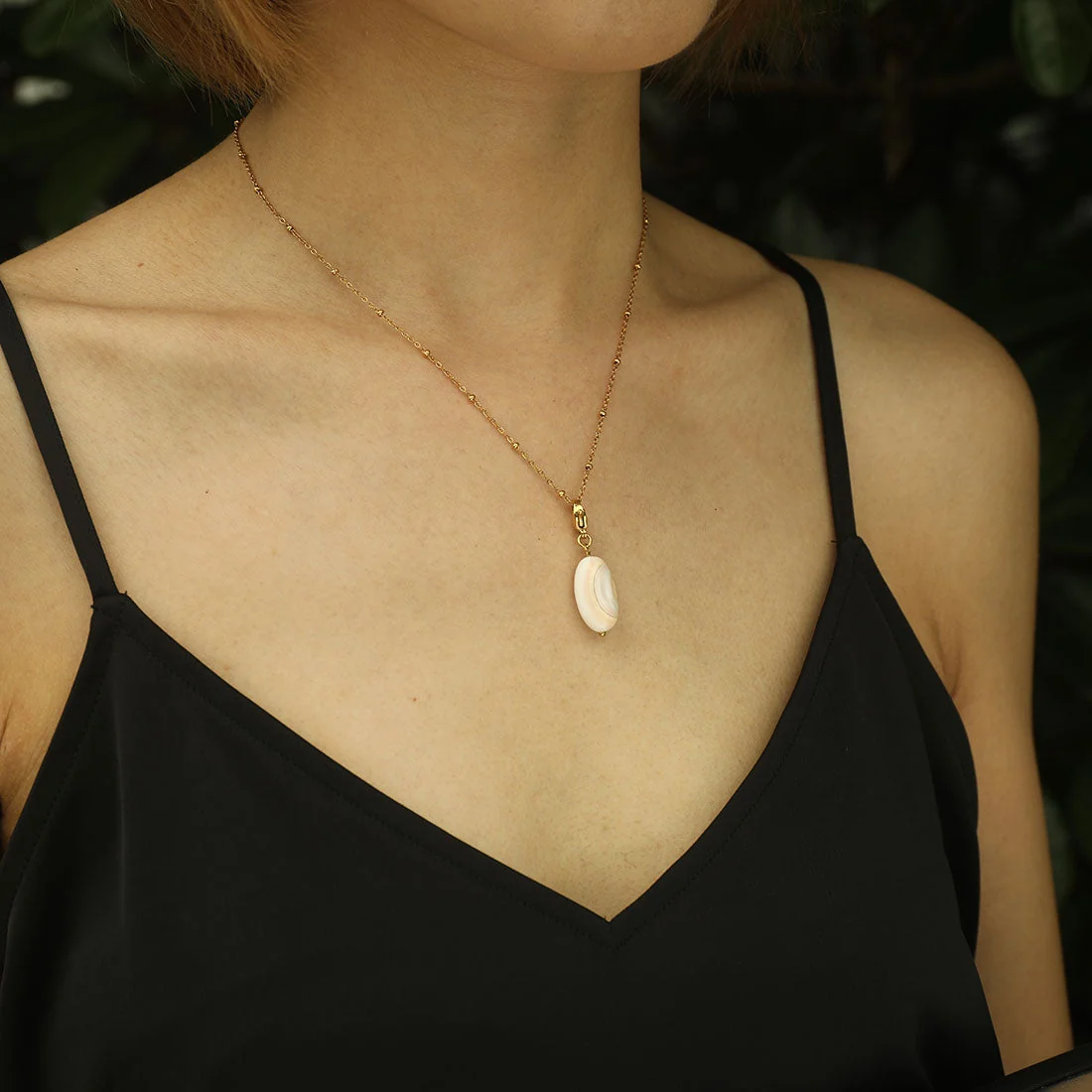 AVERY Charm Necklace Gold - Image 18