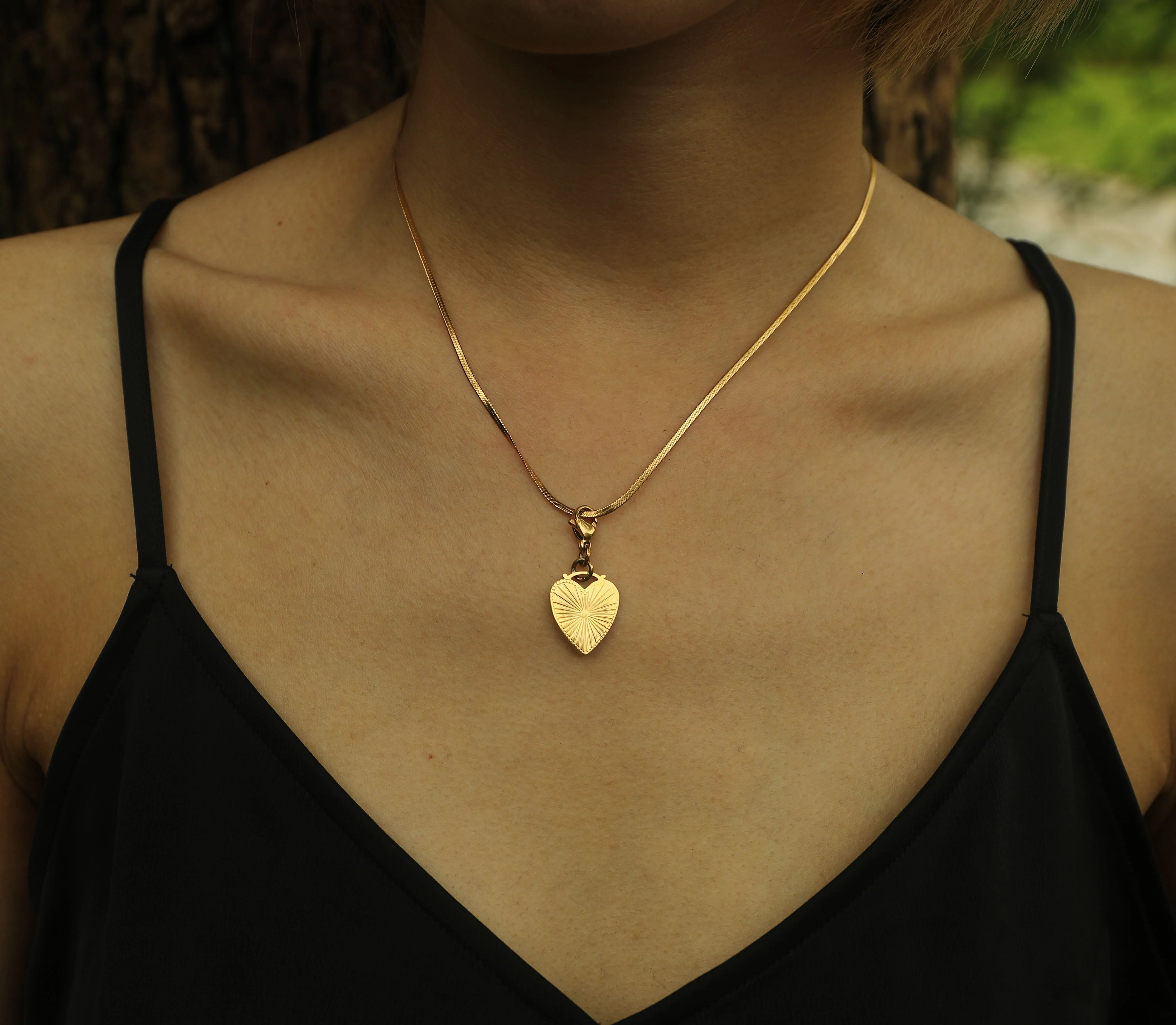 AVERY Charm Necklace Gold - Image 43