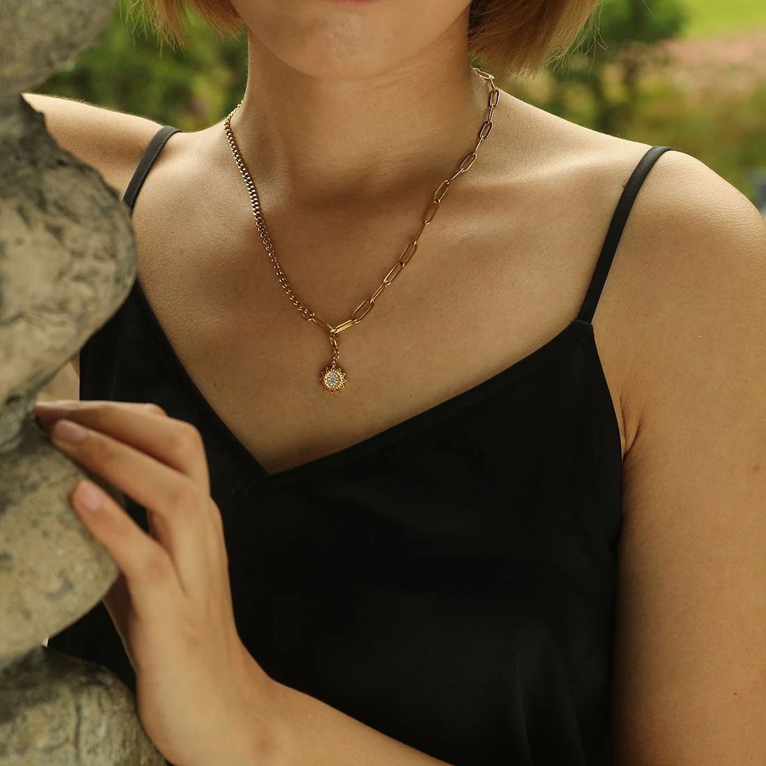 AVERY Charm Necklace Gold - Image 45