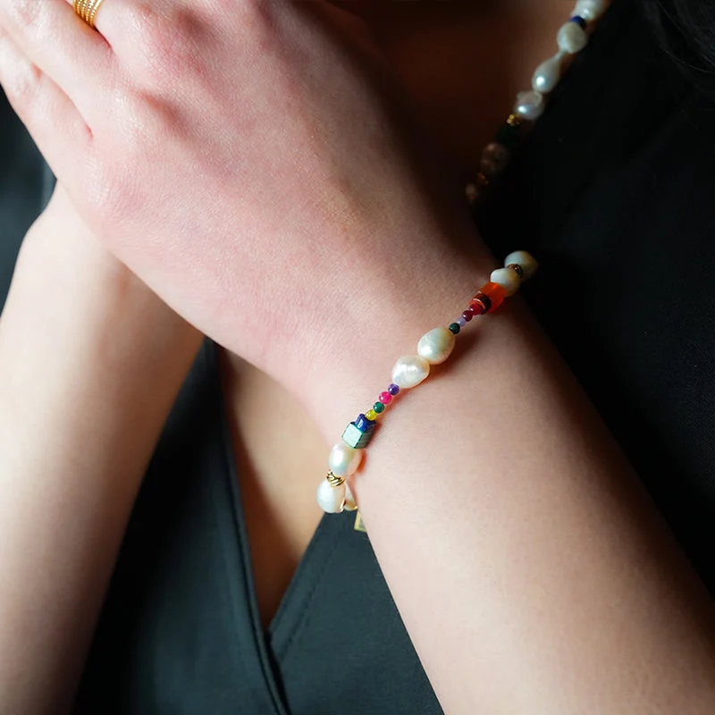 BANYANA: Paradise Found - Colourful Bracelet with Gold Beads, Natural Stones, and Freshwater Pearls - Image 2
