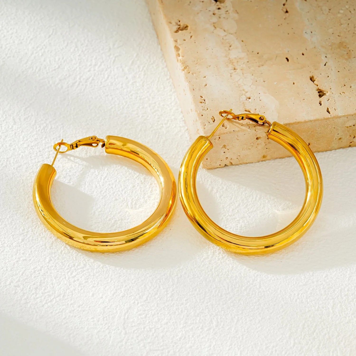 BOBOYI Gold: Mid Width Smooth Finish Effortless Day-to-Night Hoops - Image 7