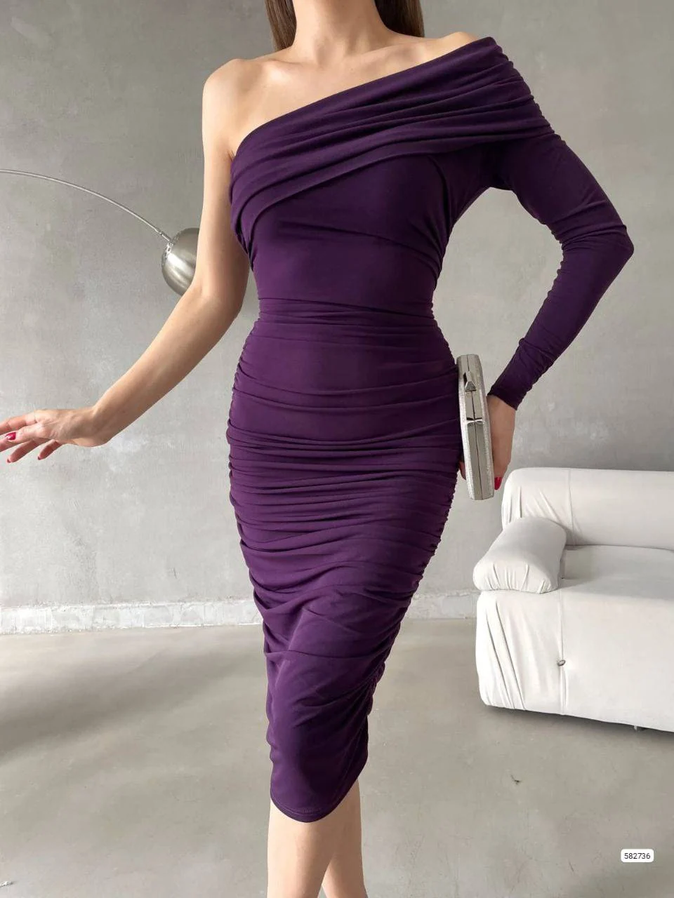 Bodycon Ruched Jersey Fabric One-Sleeve Midi Dress - Purple - Image 2