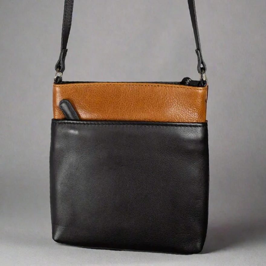 MET Women's Leather 3 Pocket Crossbody Bag - Image 3