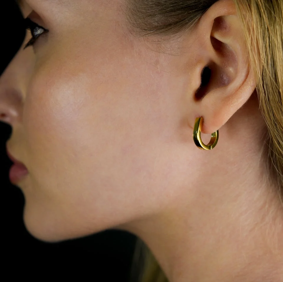 CADEO: 'Lucky' Horse-Shoe Shaped Contemporary Hoop Earrings - Image 3
