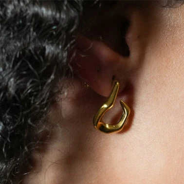 CAGLIO Abstract Shaped Hoop Earrings in Gold - Image 7