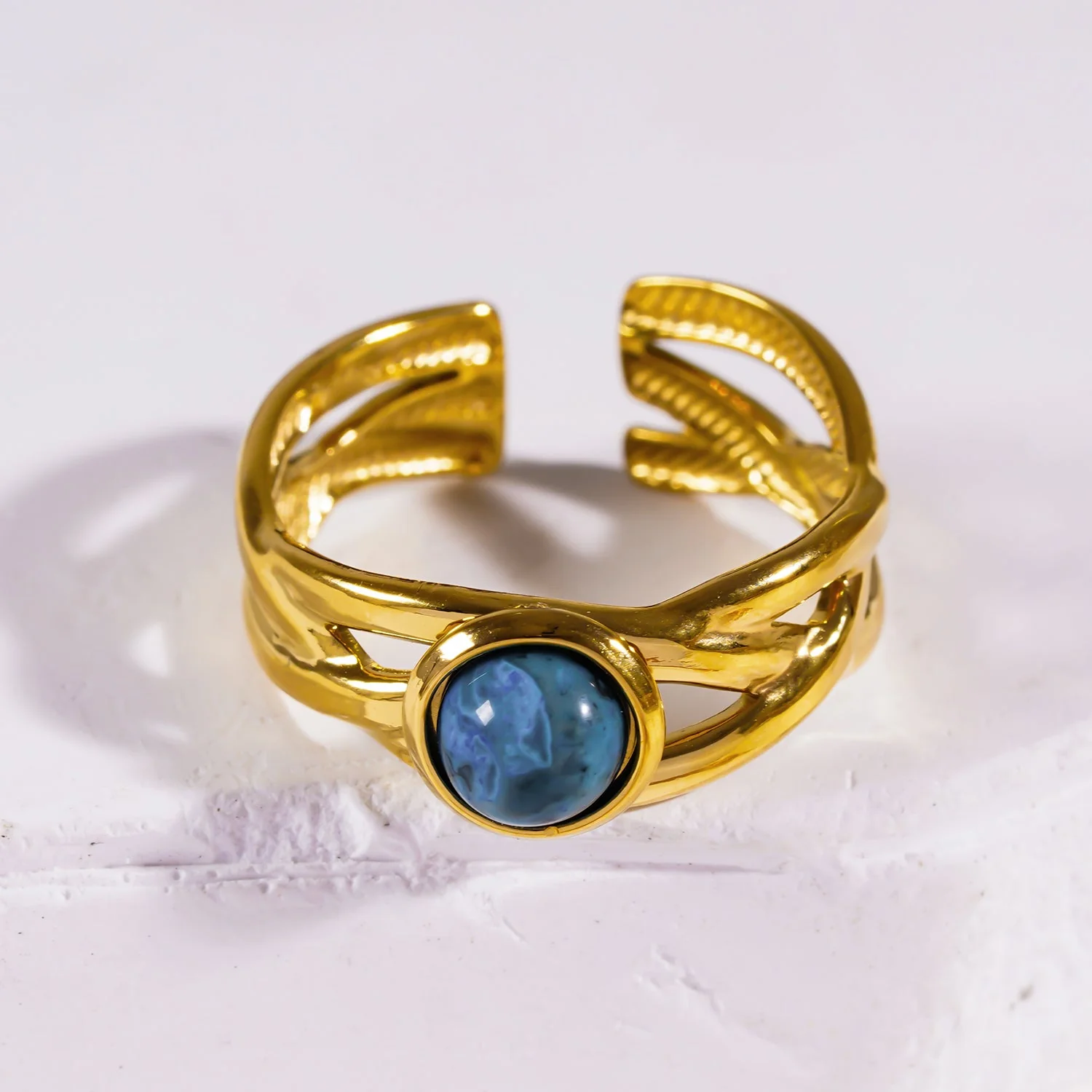 CHESA: Twisted Stacked Ring with Natural Stone Centre Piece. - Image 5