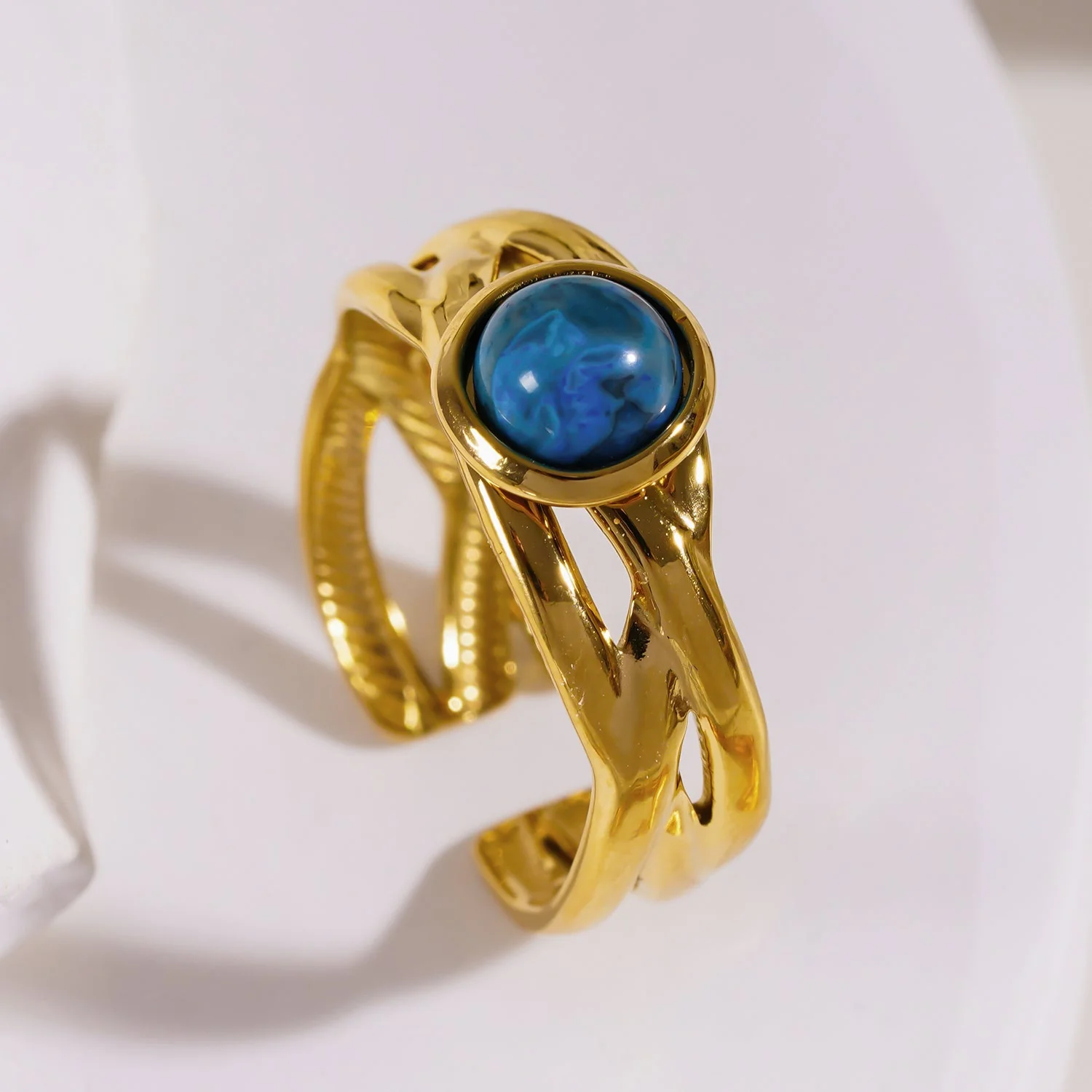 CHESA: Twisted Stacked Ring with Natural Stone Centre Piece. - Image 6
