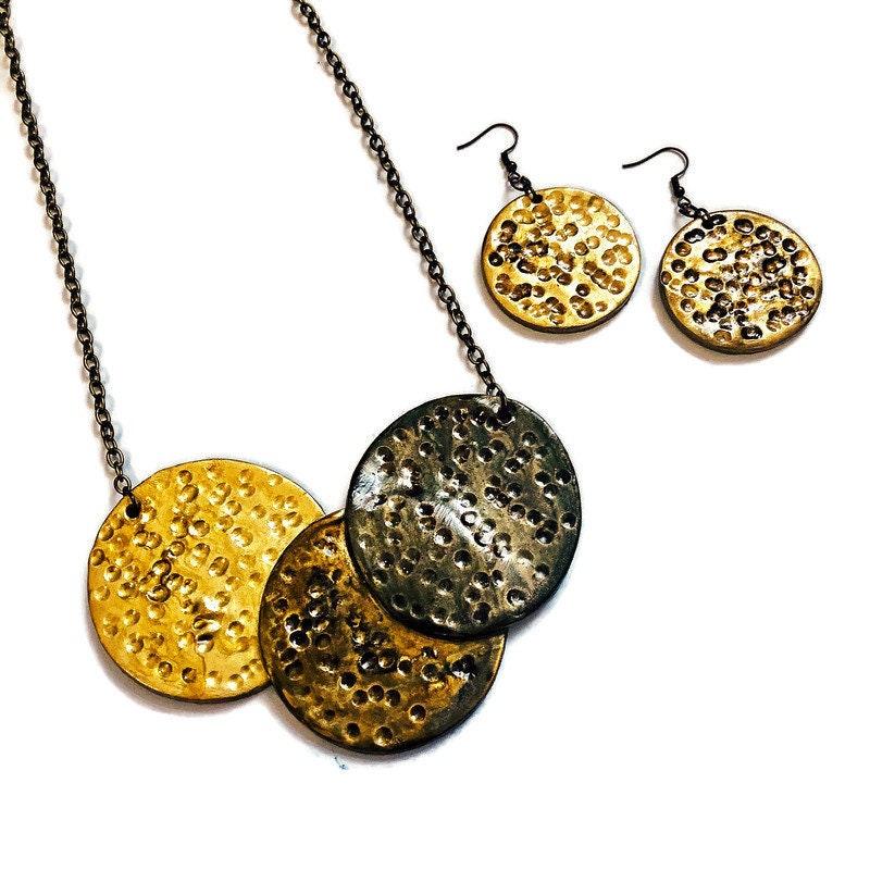 Chunky Metallic Statement Necklace - Image 3