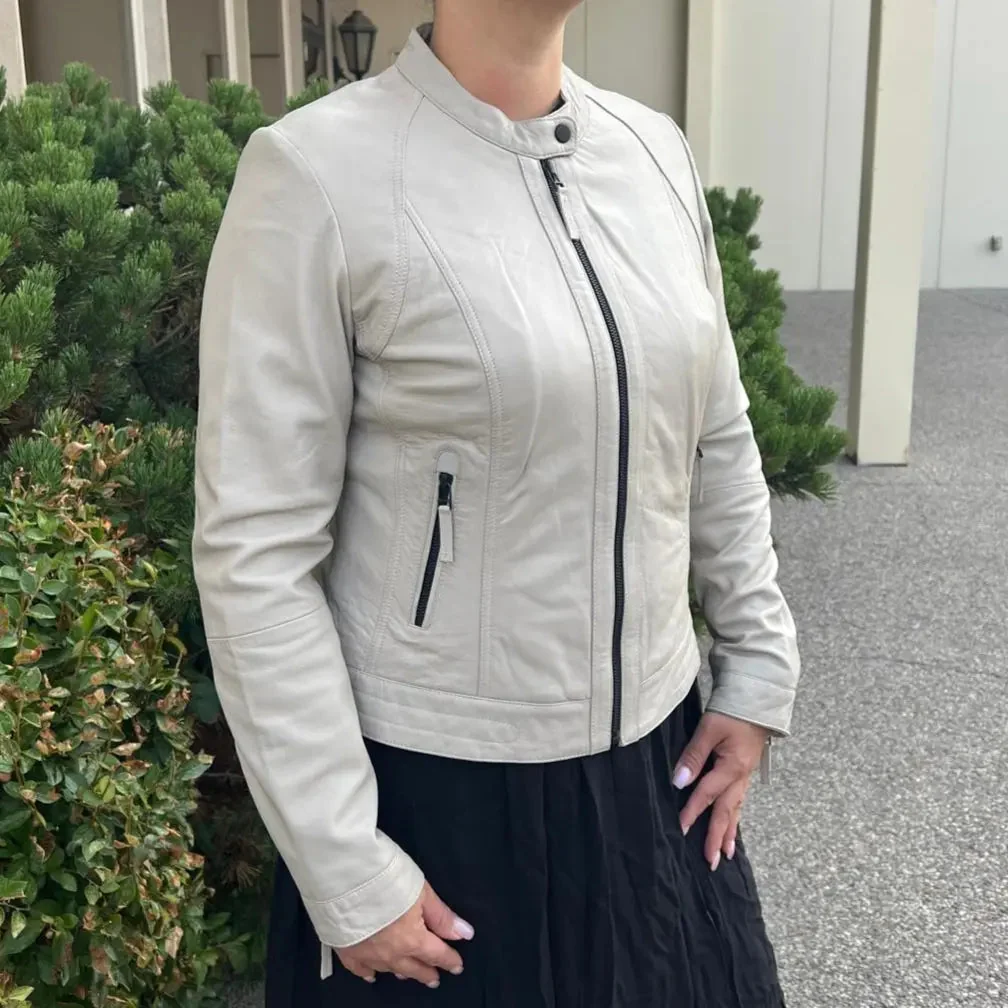 Classic Women's Lamb Leather Jacket - Image 4