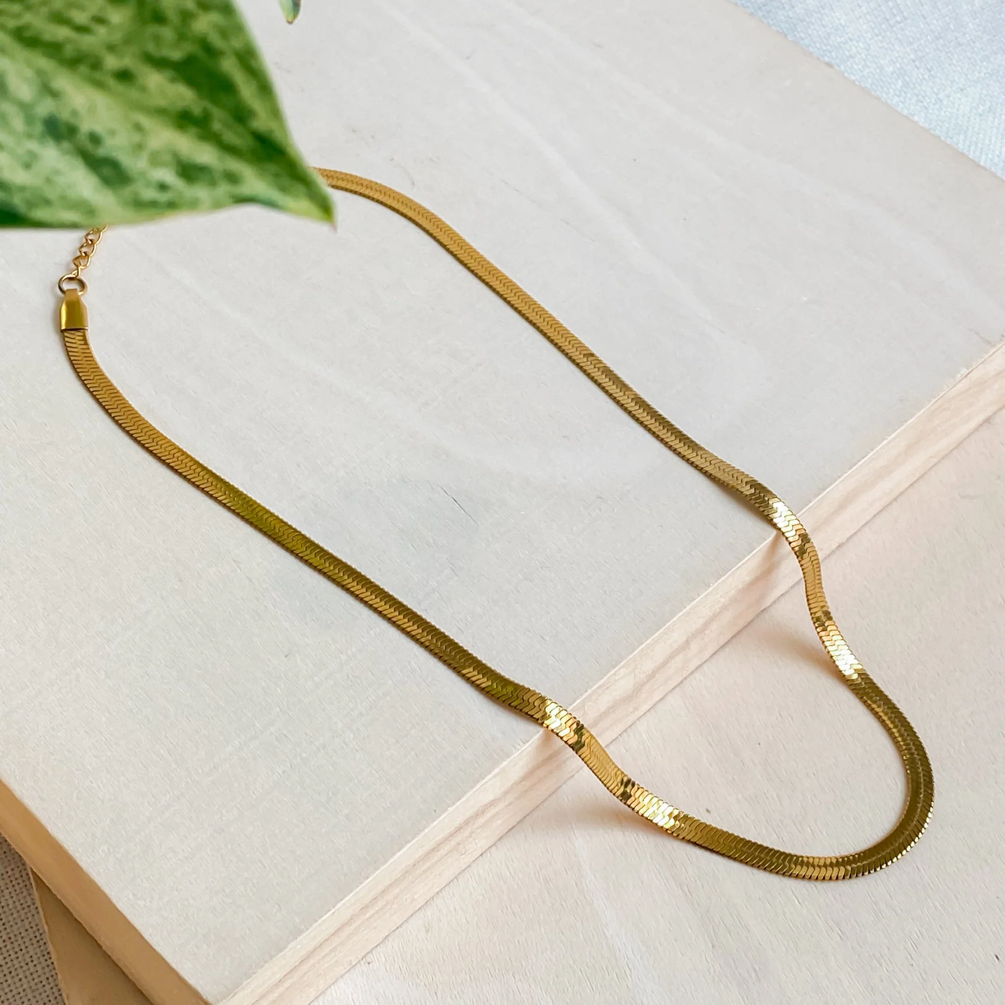 Collier ras de cou doré en acier inoxydable 18K | CLÉOPÂTRE - Image 4