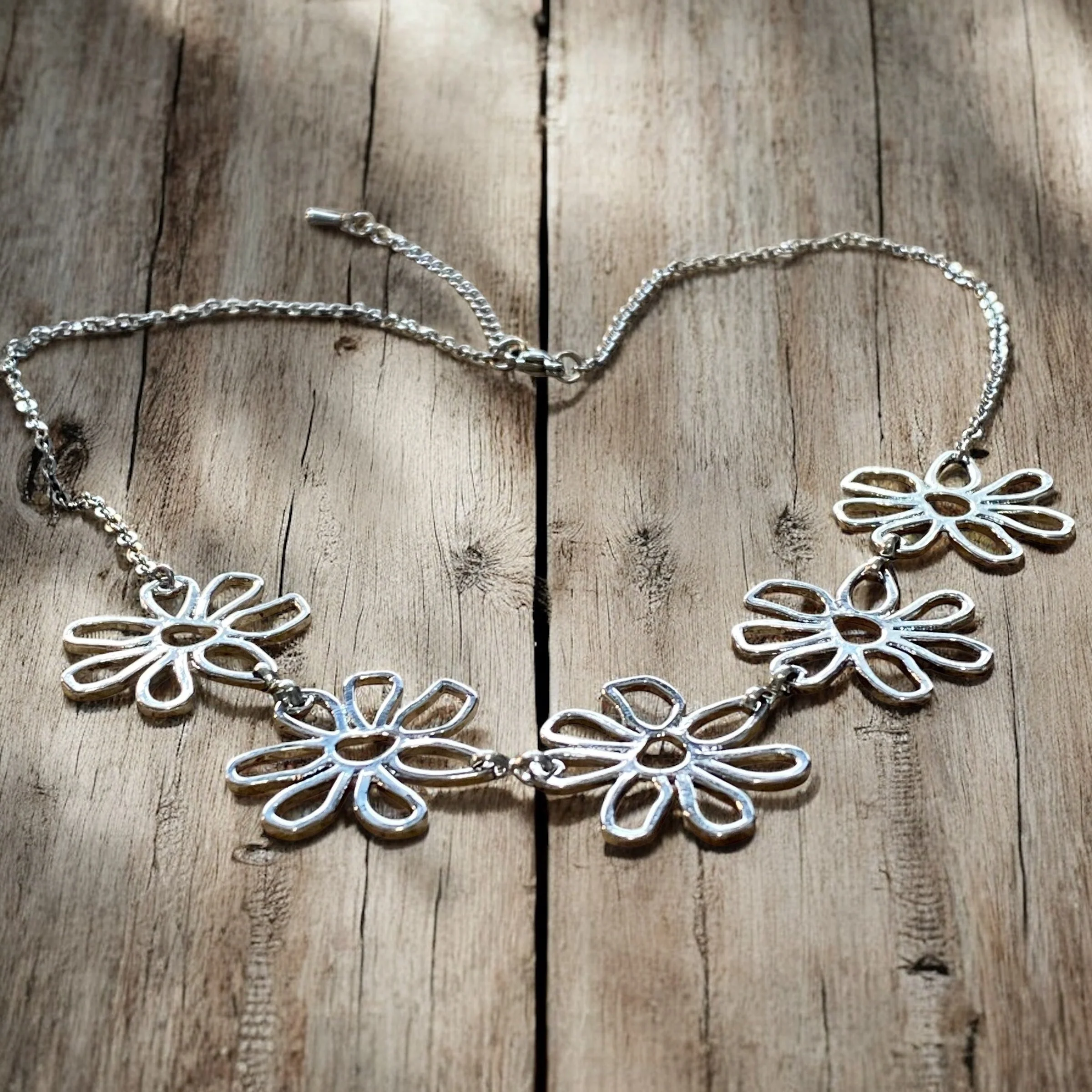 Daisy Flower Bib Necklace - Image 3