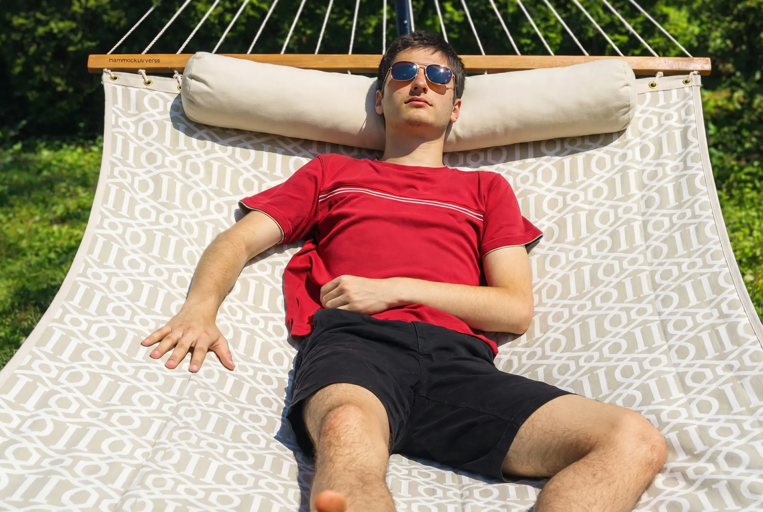 Deluxe Quilted Hammock with 3-Beam Stand - Image 14