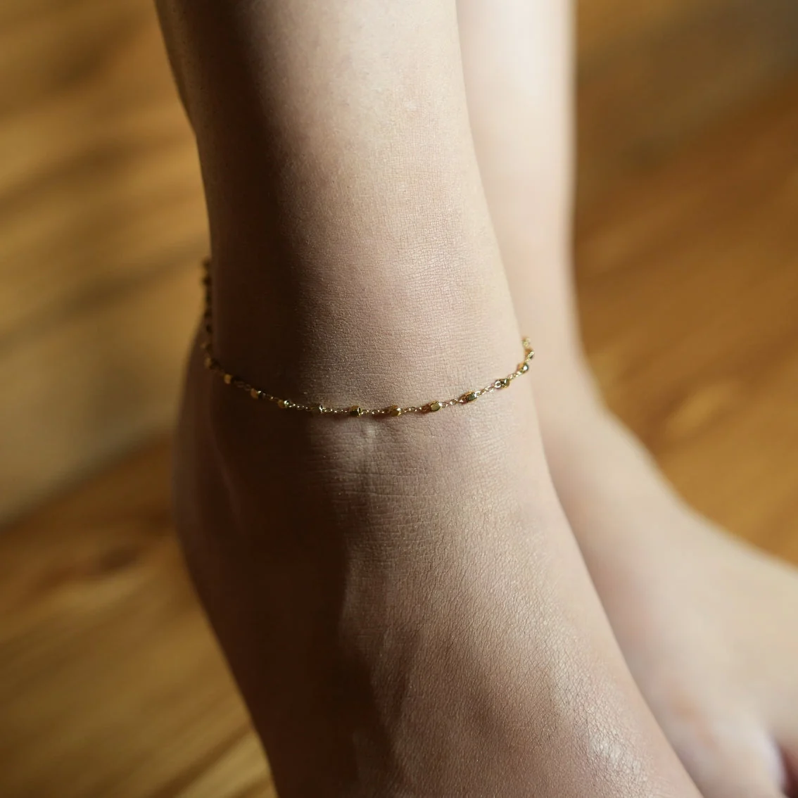 DEMELZA LG: Contemporary Gold Anklet with Delicate Square Beads - Image 2