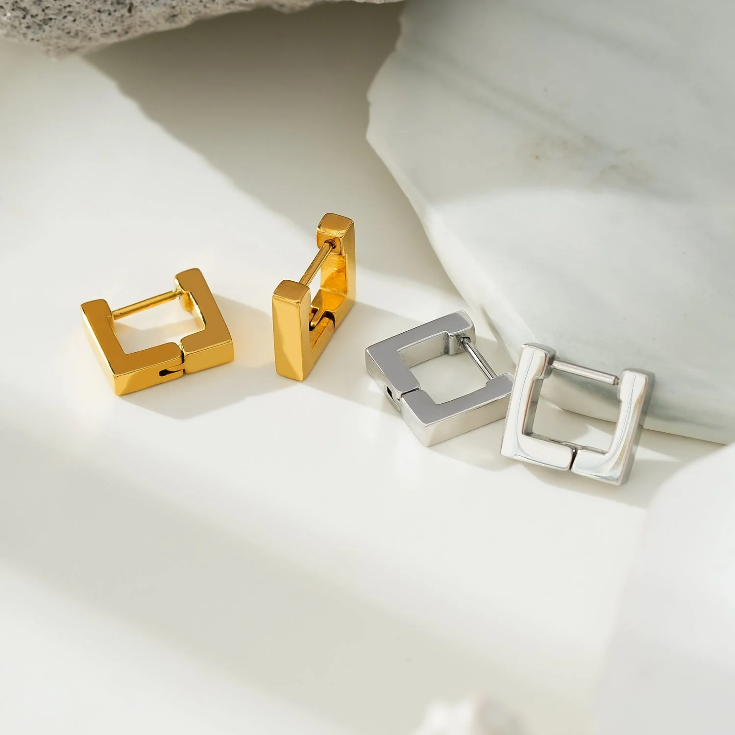 DINAMI Silver: Tiny Squared Shape Hoop Earrings. - Image 6