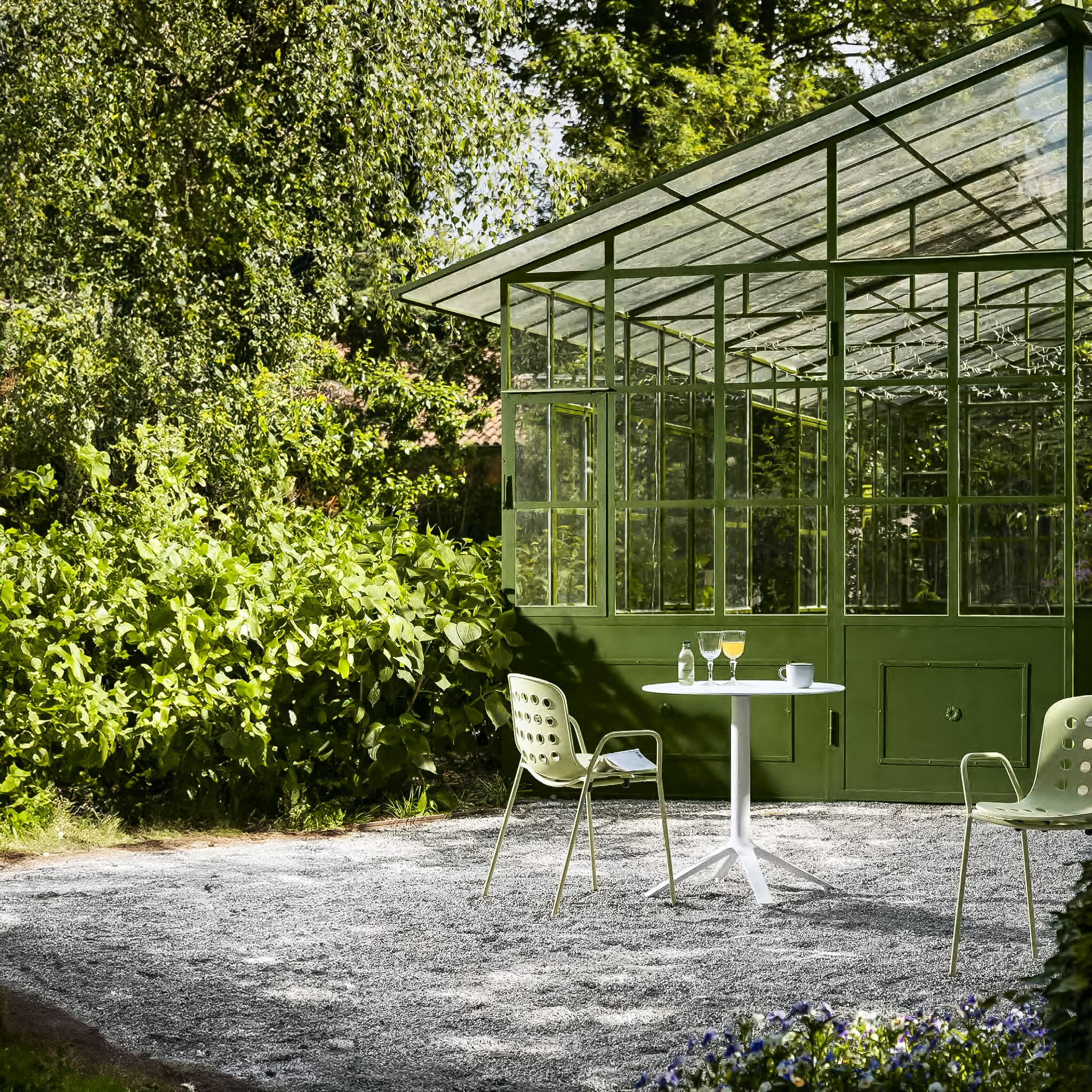 EEX Round Dining Table<br> Indoor & Outdoor Use - Image 2