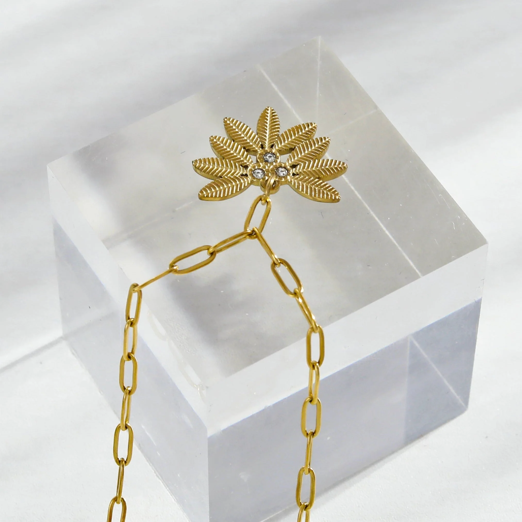 ENOLA Mini Paper Clip Chain with Leaves Design Zirconia Pendant in Gold - Image 5