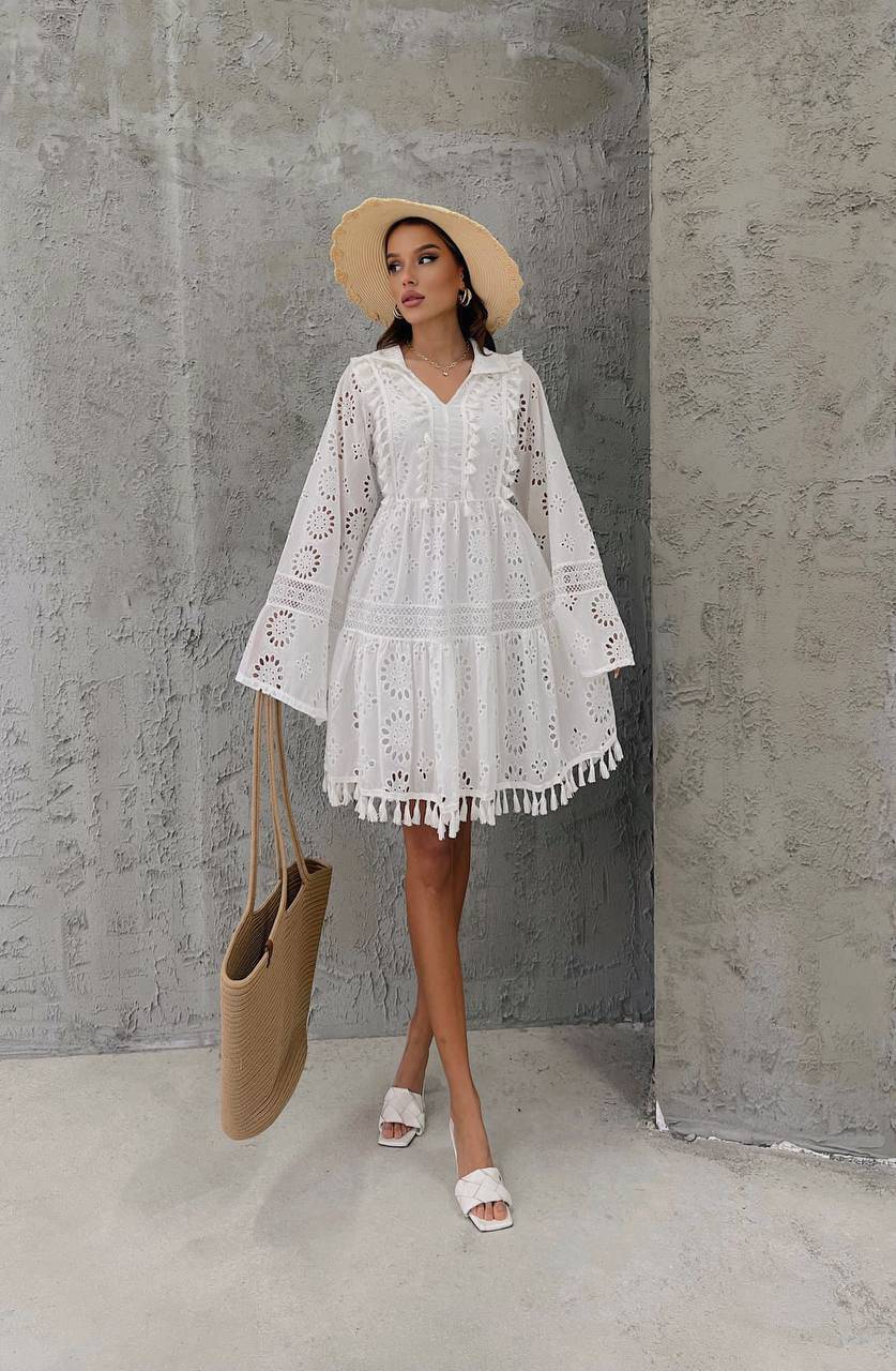 Eyelet short dress with long sleeve - Image 3