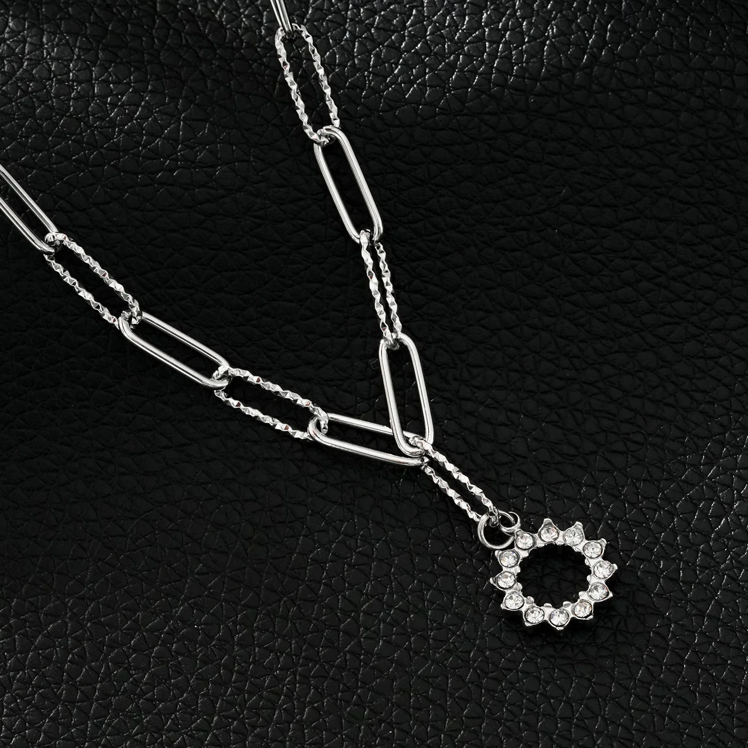 FRETTA: Radiant Star Shaped Pendant Zirconia Paper-Clip Chain Necklace in White Gold (Silver Toned) - Image 10