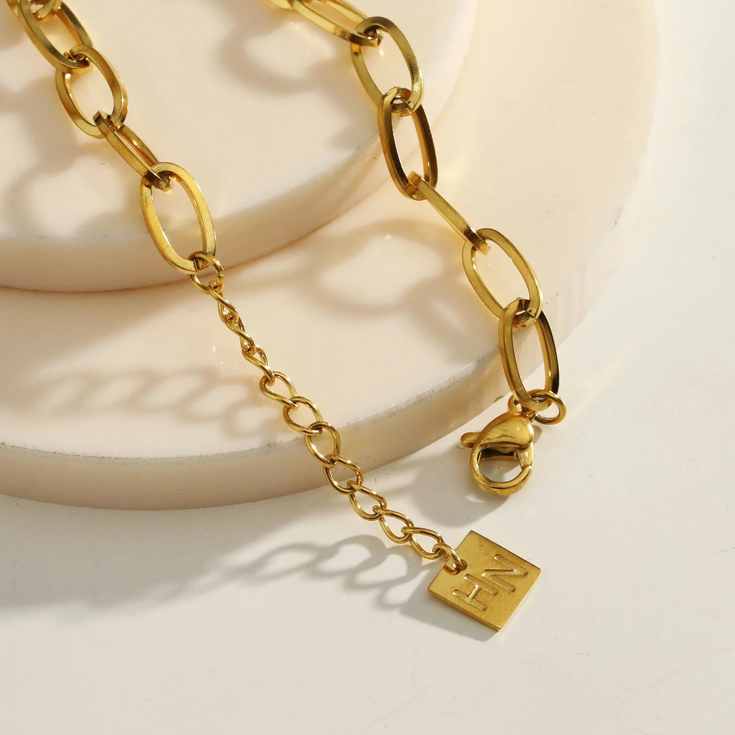 GAILA Deco Paper-Clip Bracelet with Zirconia Embedded Centre Piece - Image 5