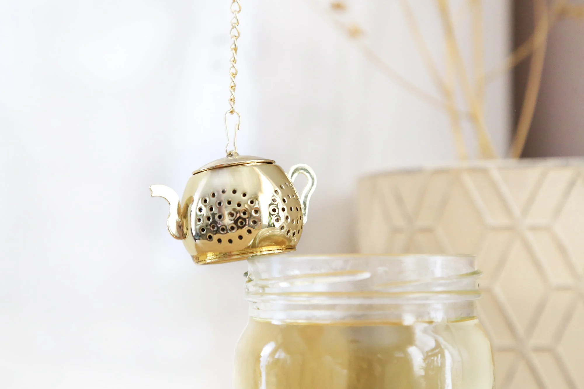Gold Teapot Tea Infuser - Image 3