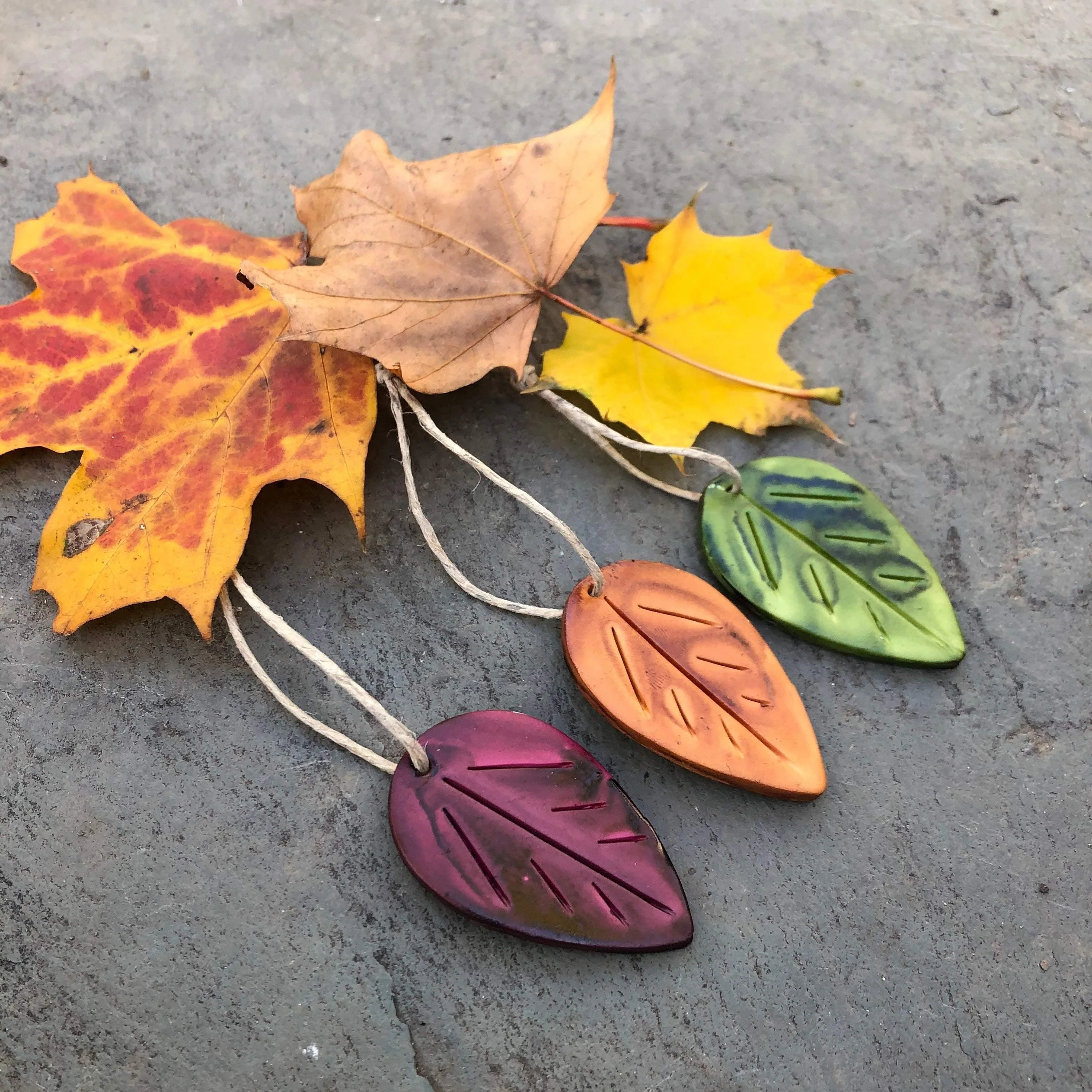Green Clay Leaf Ornaments for Rustic Fall Décor - Image 3
