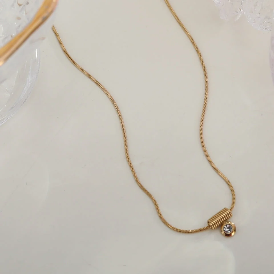 HOLLIS Gold Necklace - Image 4