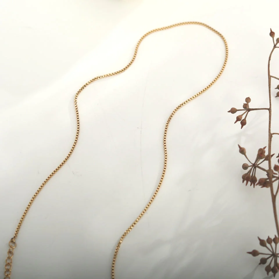 INGA: Mini-Box Chain Necklace in Gold - Image 4