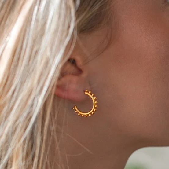 ISLA: Beaded Edge Hoop Earrings - Image 7