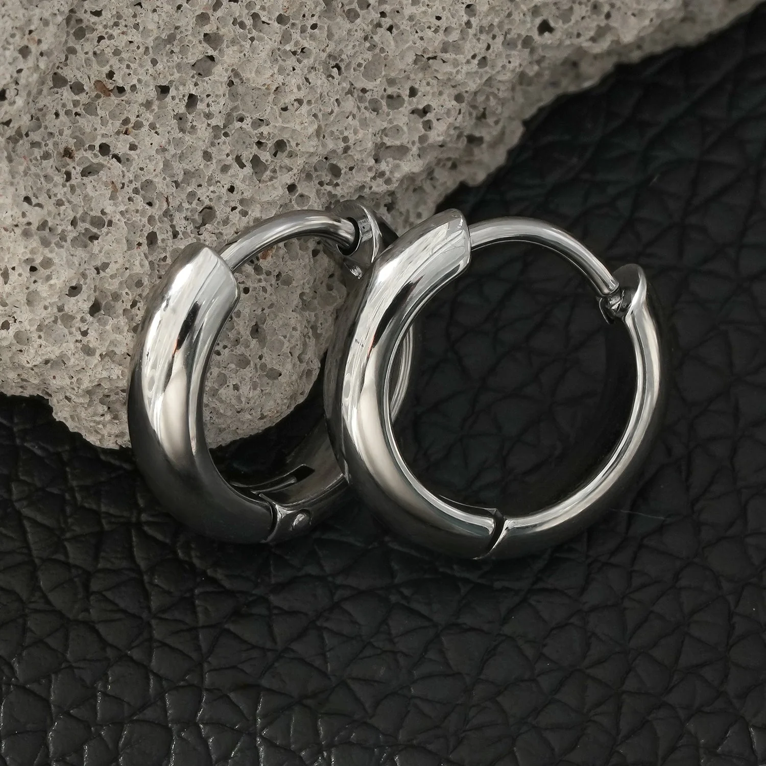 JAANBERG Silver: Mid Width Smooth Finish Mini Hoops for Day-to-Night Elegance - Image 2