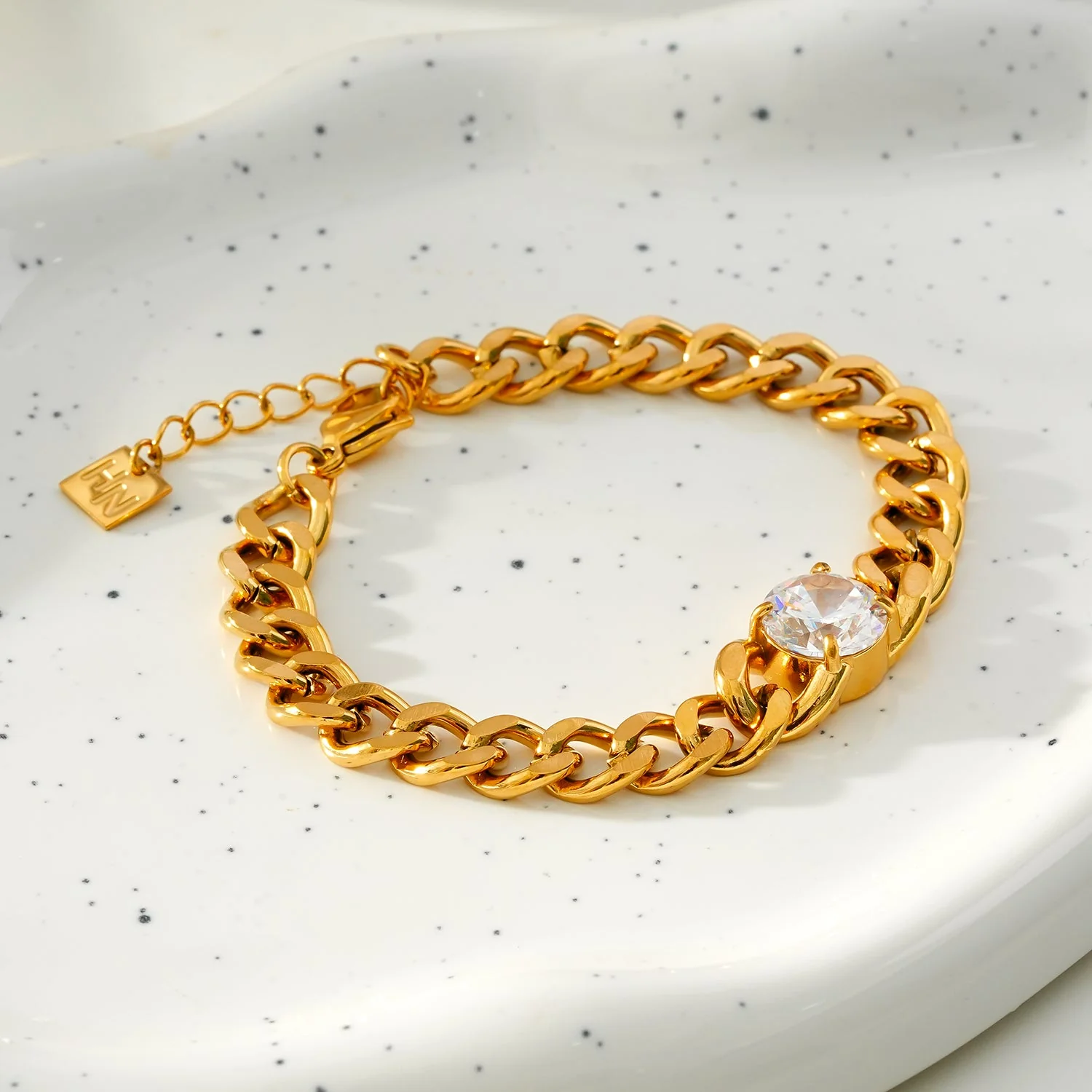 JATDAL Gold: Cuban Link Bracelet with a Dazzling Moissanite Centrepiece - Image 9