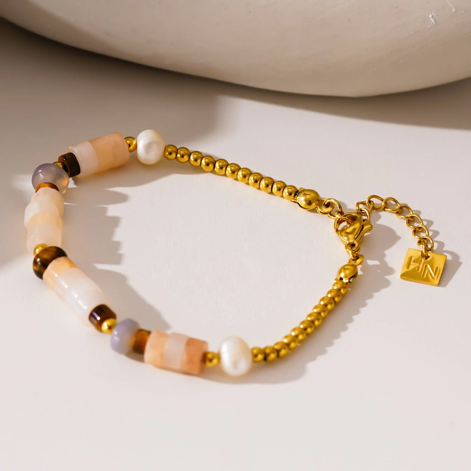 JERASA: Chalcedony Stones, Fresh Water Pearls & Gold Ball-Beaded Bracelet. - Image 6