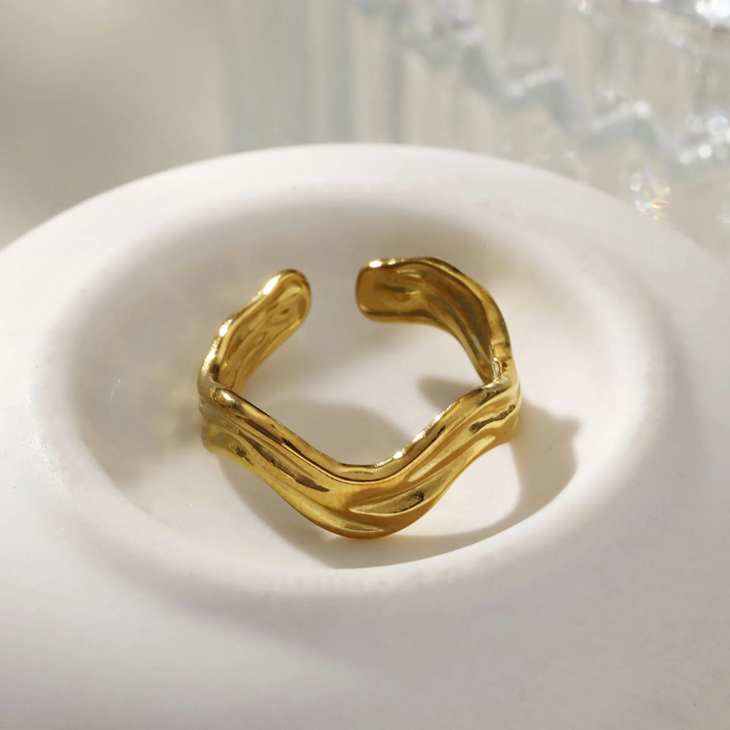 KALIA Wavy Shaped Textured Ring - Image 3