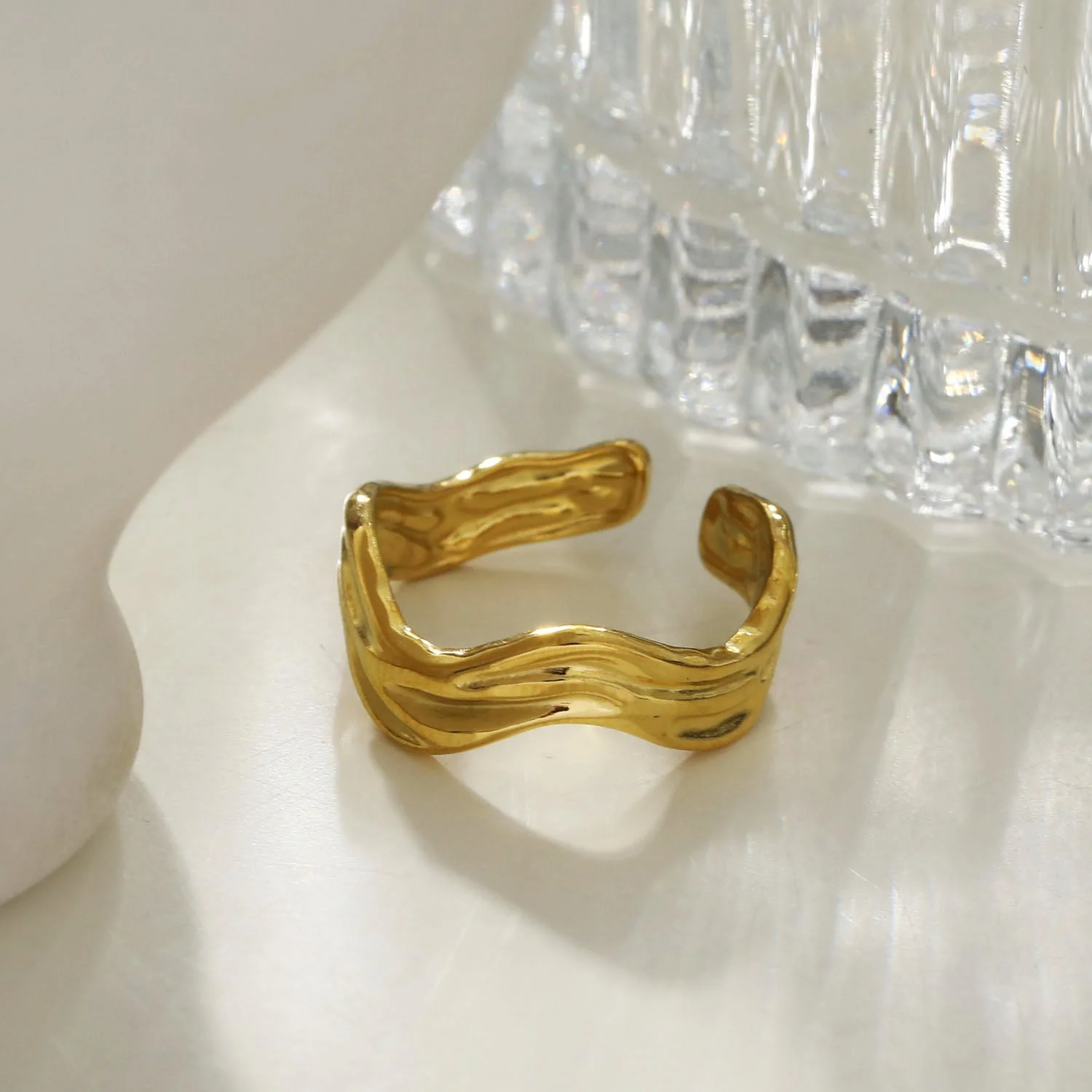KALIA Wavy Shaped Textured Ring - Image 4