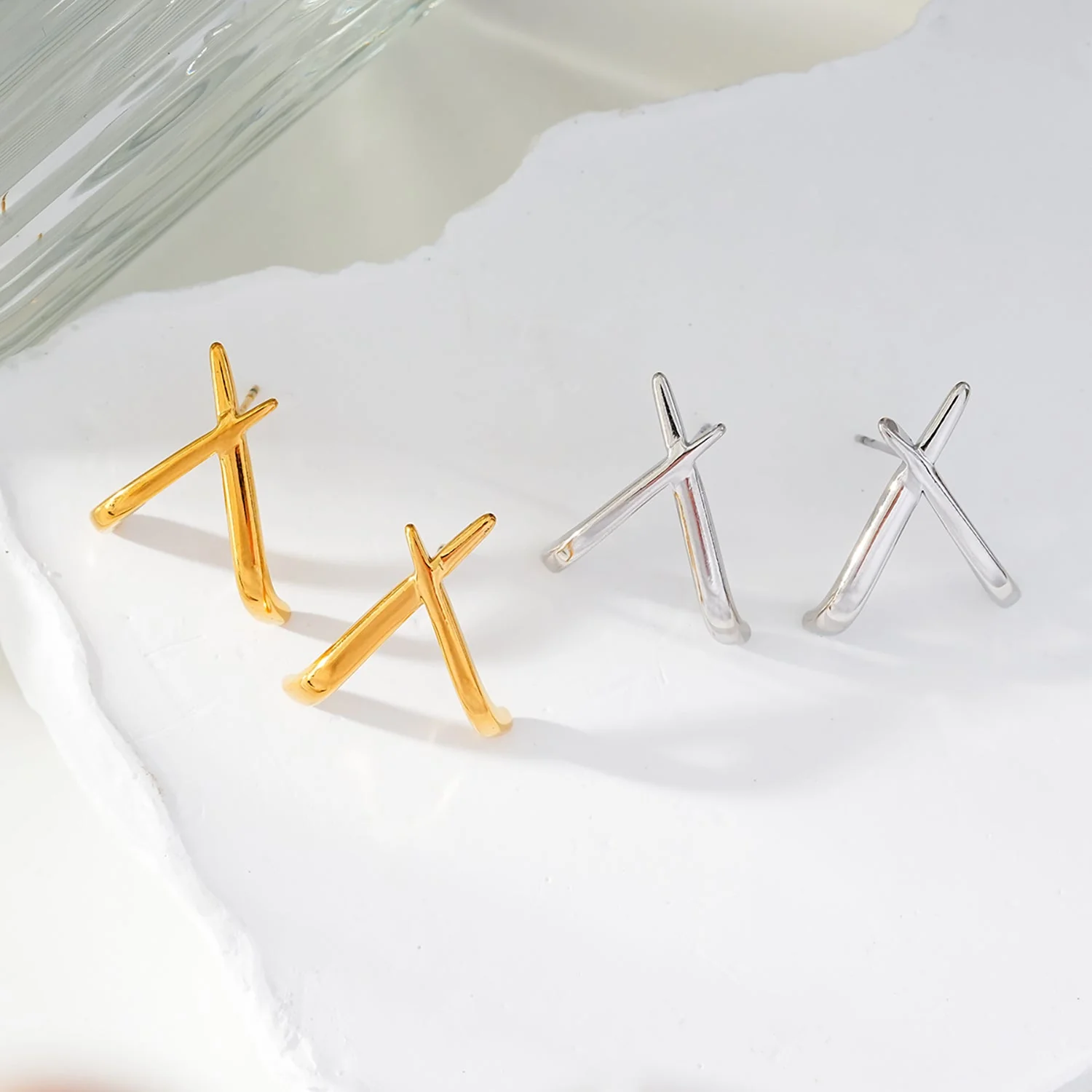 LINDSBORG: Criss-Cross Geometric Stud Earrings in White Gold (Silver Toned) - Image 6