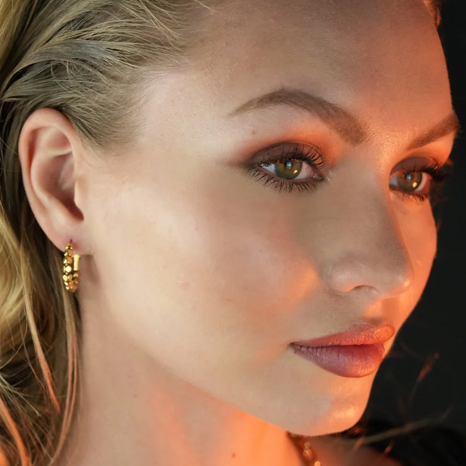 LUANDA Contrasting Gold Beaded Hoop Earrings - Image 2