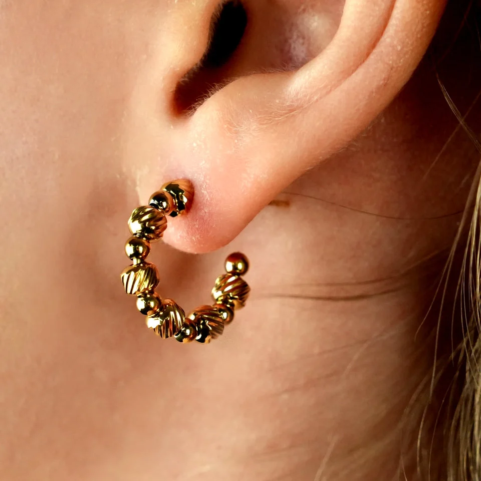 LUANDA Contrasting Gold Beaded Hoop Earrings - Image 7