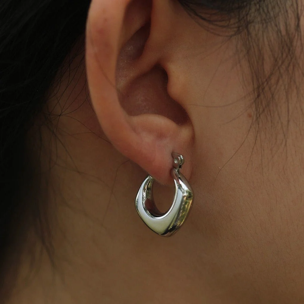 MARIYA Squared Rounded Hoop Earrings Silver - Image 2