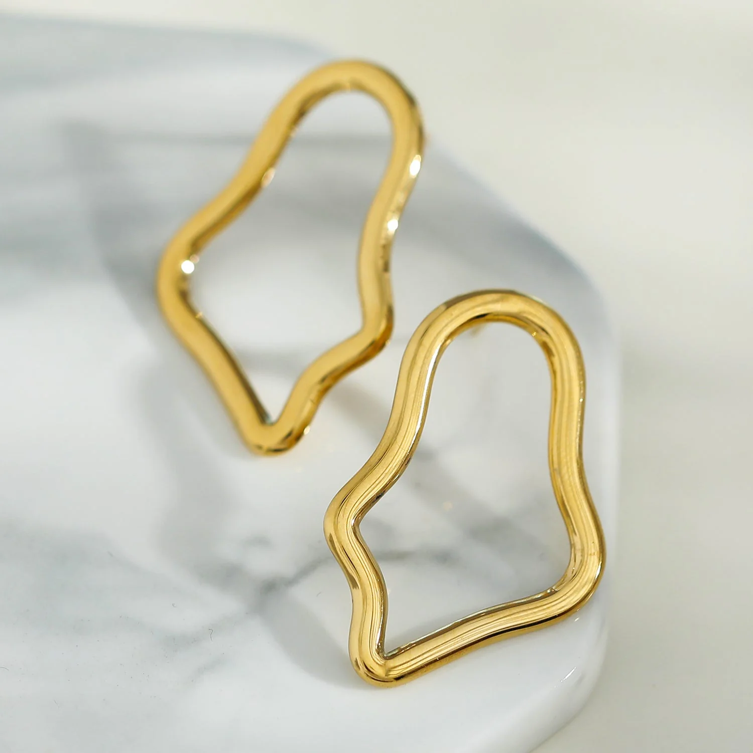 MARTINA Irregular Shaped Hoop Earrings in Gold - Image 6