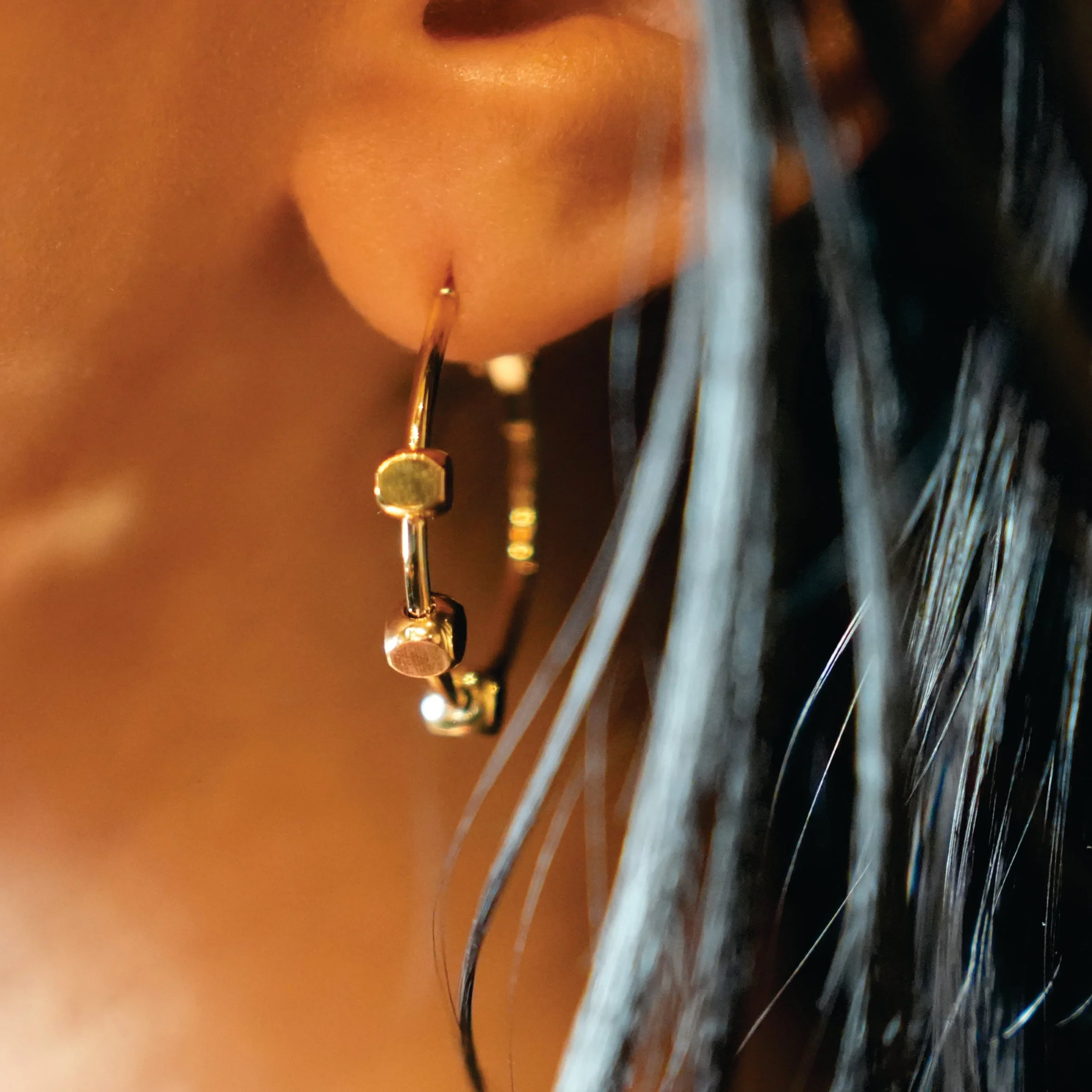 MASUYO: Avant-Garde Rounded Hoop Earrings Anchoring a Trio of Square Beads. - Image 4